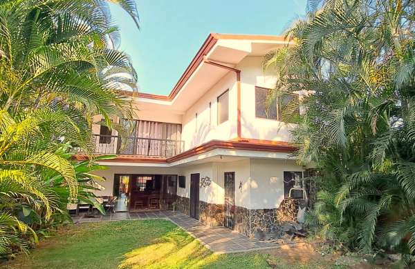 STUNNING Tropical Home in Jacó Beach 2387