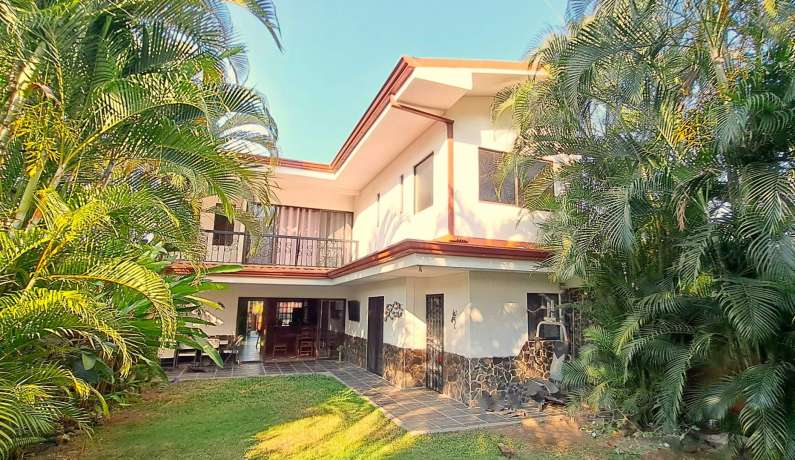 STUNNING Tropical Home in Jacó Beach 2387