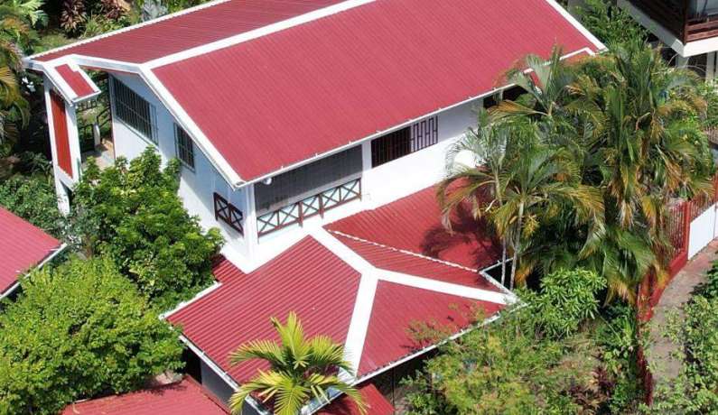 BEST PRICED 5 BEDROOM HOUSE 150 METER FROM THE BEACH DOWNTOWN JACO 2351